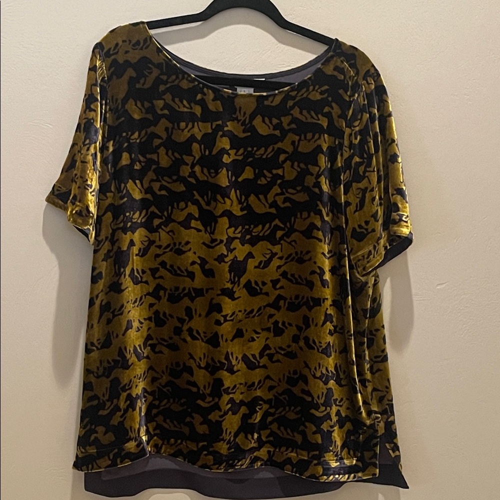 Sundance Deep Purple and Gold Velvet Short Sleeve Top